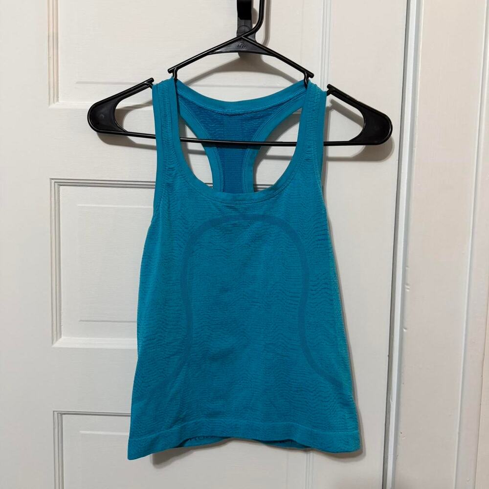 Lululemon blue patterned swiftly